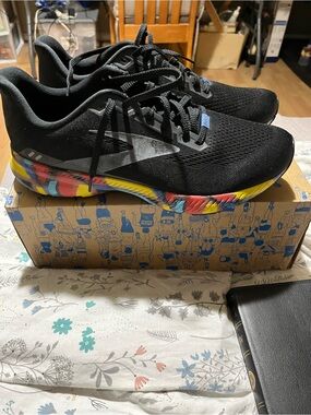 Brooks Black Running Shoes with Multicolor Sole